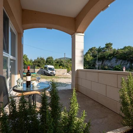 Ferienwohnung Ivano Ston Exterior foto